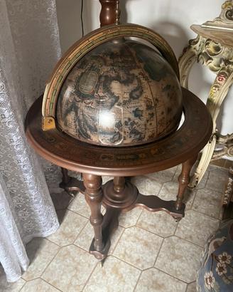 Mappamondo bar vintage