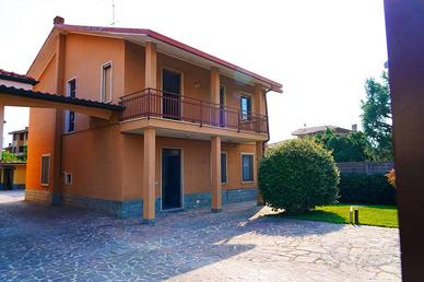 Villa di 196 m² con 5 locali e box auto doppio a G