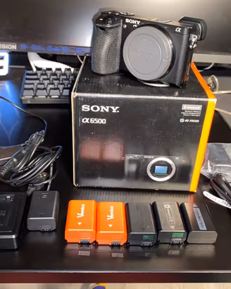 SONY ALPHA 6500  CON OBIETTIVO 18-105 f4