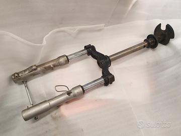 FORCELLA LEONARDO 250 1999 PIANTONE APRILIA RICAMB
