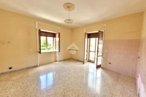 CASA SEMINDIPENDENTE A MOIANO