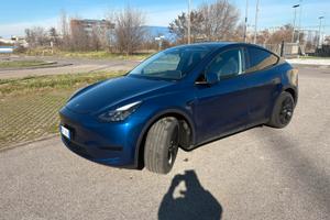 Tesla model Y RWD