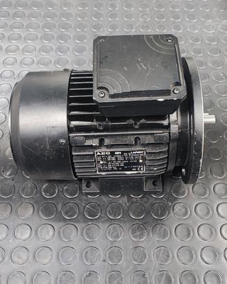 Motore elettrico trifas Aeg Lafert 0,55kw 2800giri