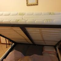 letto a cassettone e materasso 