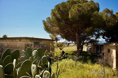 Santa Croce Camerina - Casetta rurale con Terreno