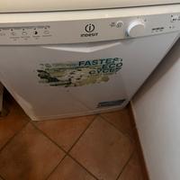Lavastoviglie indesit