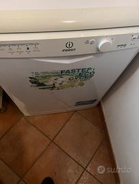 Lavastoviglie indesit