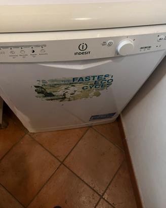 Lavastoviglie indesit