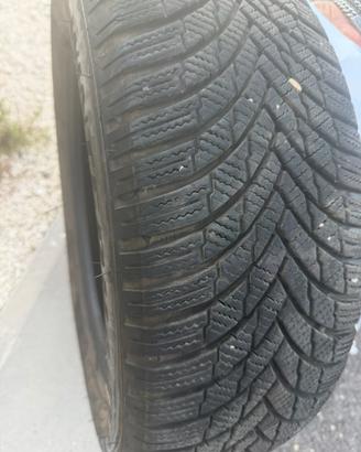 treno di gomme firstone invernali 205/60/16