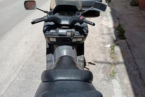 Burgman 400 anno 2004 non marciante