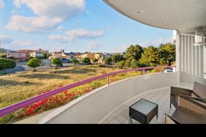 Bivano arredato, posto auto, cantina