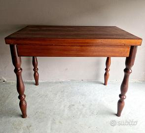 Tavolino fatto a mano