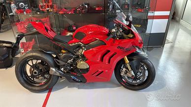 Ducati v4 s