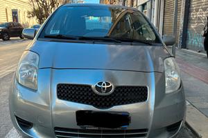 Toyota Yaris 2006-242000 km-Sempre tagliandata