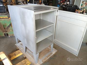 Armadietto Fami con 2 ripiani