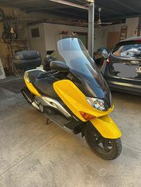 moto Yamaha Tmax 500