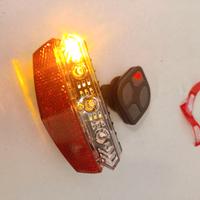 Fanale posteriore con frecce wireless 