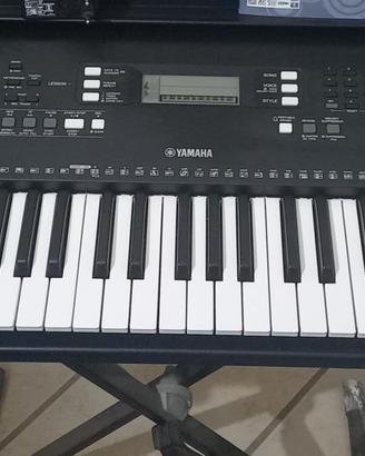 Tastiera Yamaha psr-E363 nuova