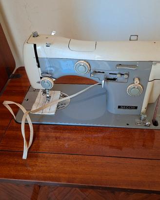 macchina da cucire Necchi Supernova Automatica 