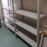 Scaffalatura metallica