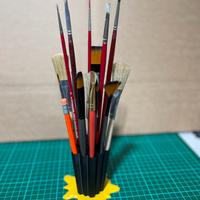 Porta pennelli da scrivania V2