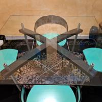 tavolo di cristallo con 4 sedie