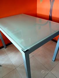 Tavolo in vetro