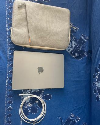 Apple laptop MacBook Air 13" con chip M3 (2024)