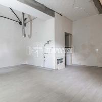 SOLUZIONE INDIPENDENTE RISTRUTTURATA SU TRE LIVELL