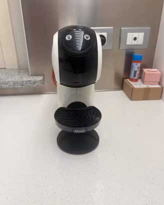 Macchina del caffe dolce gusto