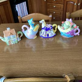 Teiere in ceramica decorate a mano da collezione