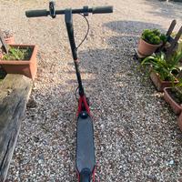 Monopattino Elettrico Ninebot