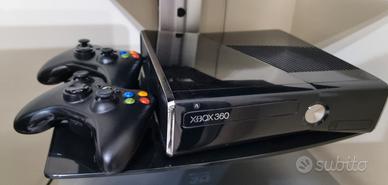 XBOX 360 + 2 JOYSTICK WIFI + 7 GIOCHI