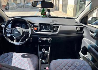 Auto Kia Stonic