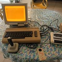 COMMODORE 64  + MONITOR PHILIPS 80 AMBER +  ACCES.
