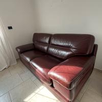 Coppia di Divani in Pelle Bordeaux