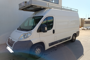 Furgone con tenda elettrica