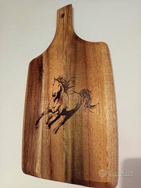TAGLIERE DECORATO IN LEGNO