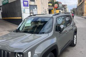 Jeep Renegade grigio Nardò pari al nuovo