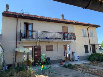 Villa di 210 m² con più di 5 locali e box auto a M