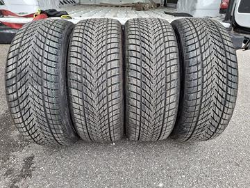 Gomme Invernali Goodyear 215/40/R 18