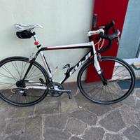 Bici da corsa Fuji