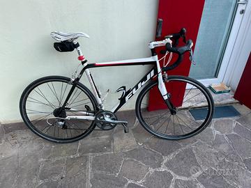 Bici da corsa Fuji
