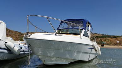 Barca schizzo 640 cabinata