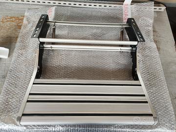 Gradino retrattile per camper e caravan