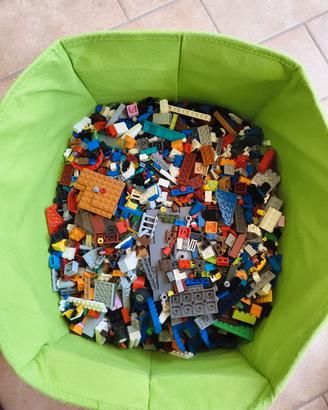 quasi 3 KG di lego QUASI NUOVI