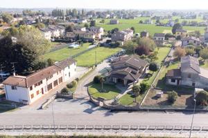 BIFAMILIARE A CENTO