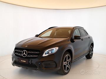Mercedes-benz GLA 180 Night Edition- NEOPATENTATI