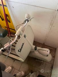 VESPA 125 FARO BASSO