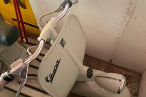 VESPA 125 FARO BASSO